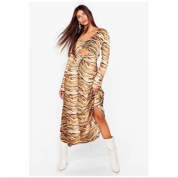 NASTY GAL | ANIMAL PRINT MAXI LONG SLEEVE DRESS - Picture 4 of 5